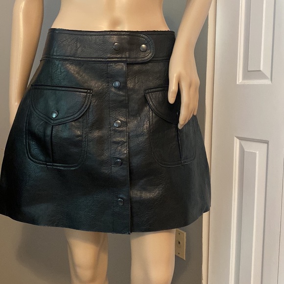 Beautiful black mini Zara women skirt - Picture 6 of 16